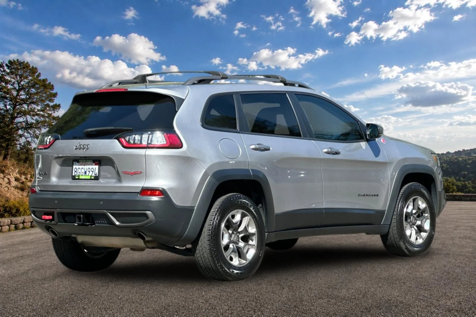 Used 2019 Billet Silver Metallic Clearcoat Jeep Trailhawk image 5