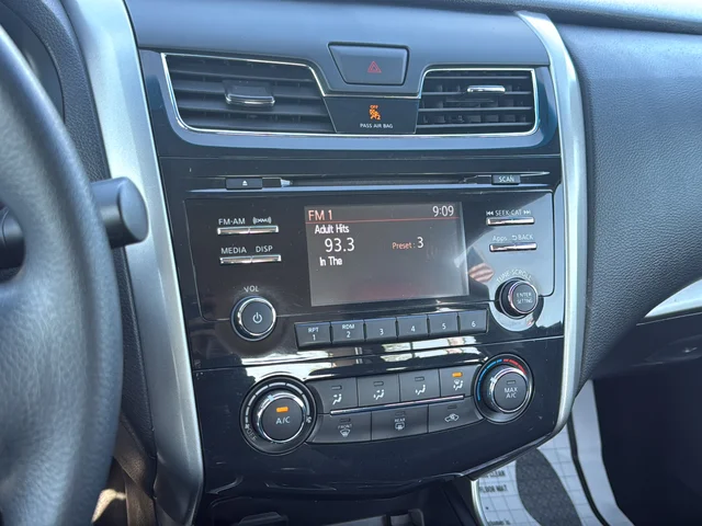 Used 2015 Blue Nissan 2.5 S image 14
