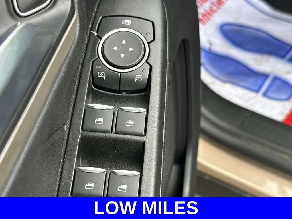Used 2021 Gold Ford SEL image 19