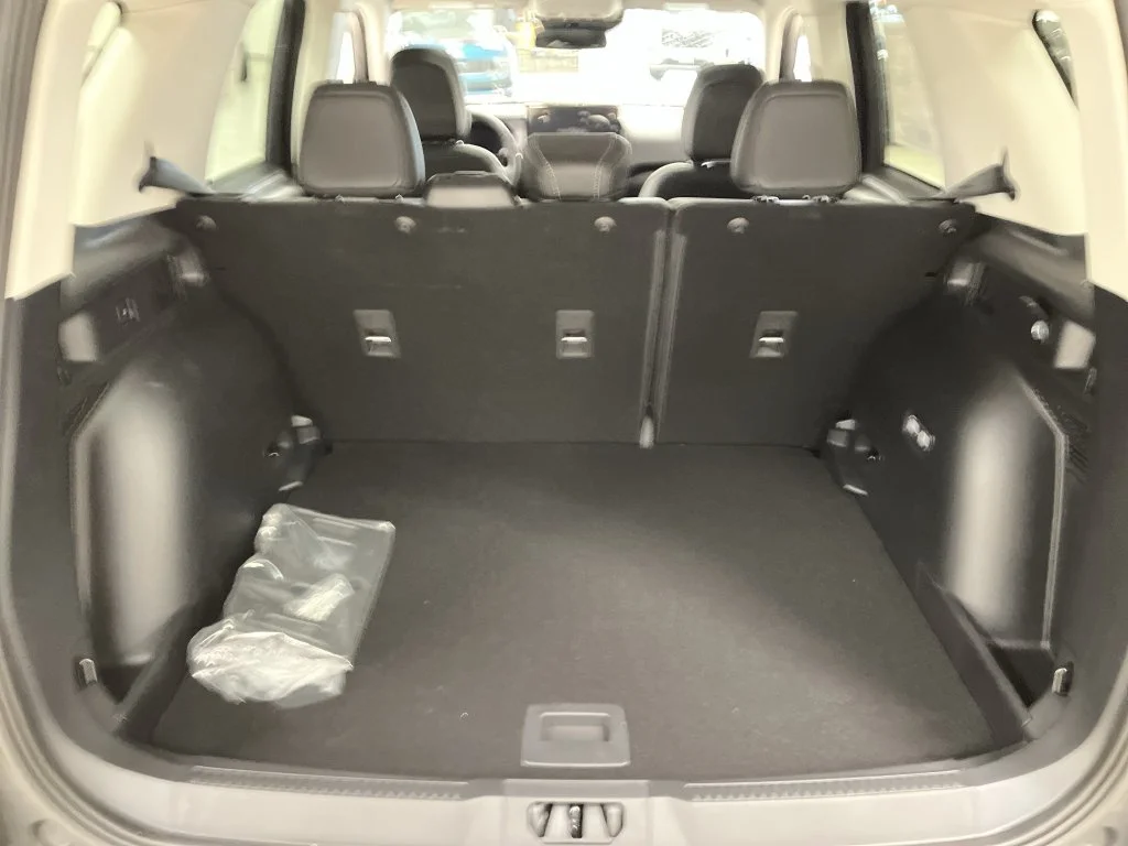 New 2025 Carbonized Gray Metallic Ford Outer Banks® image 10