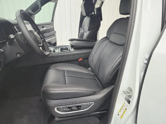 2026 Jeep Grand Wagoneer Summit Obsidian - Photo 19