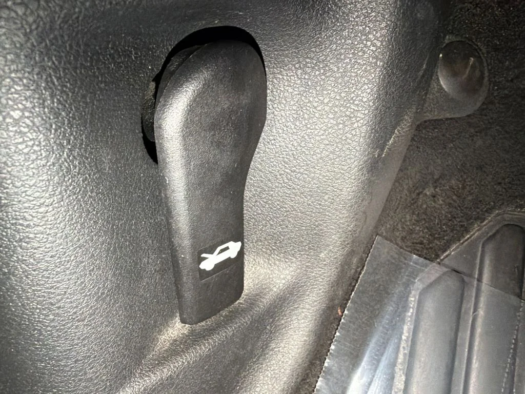Used 2025 Glacier White Nissan SV image 18