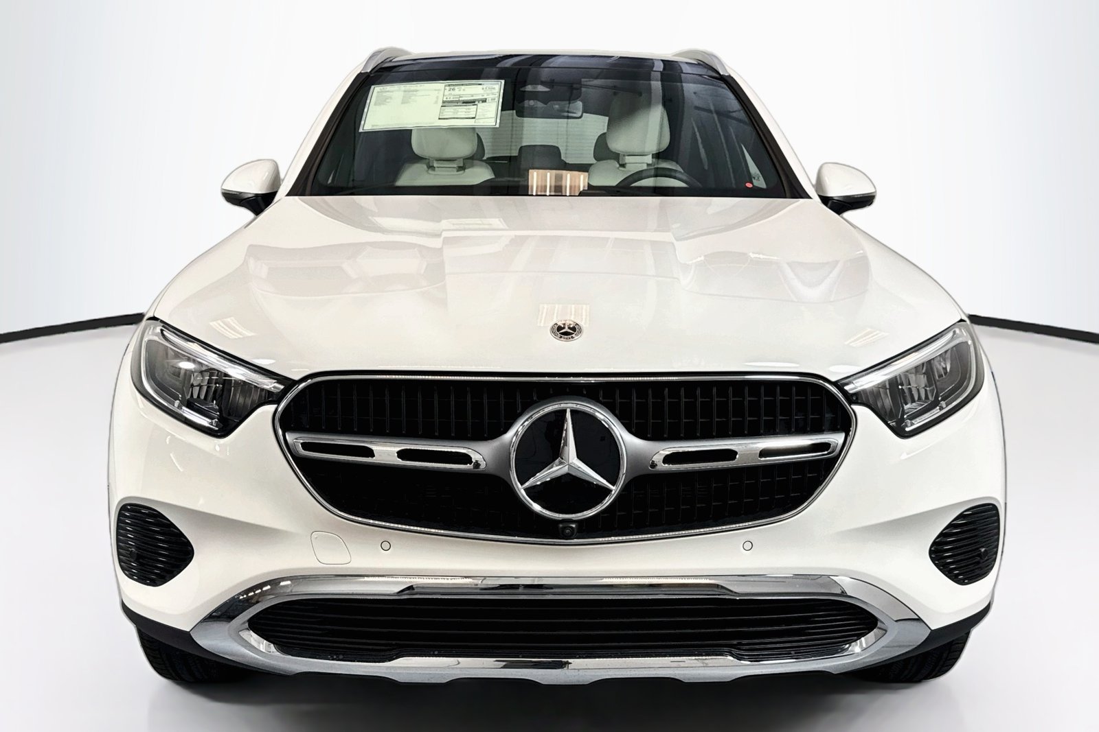 New 2026 Polar White Mercedes-Benz GLC 300 image 2