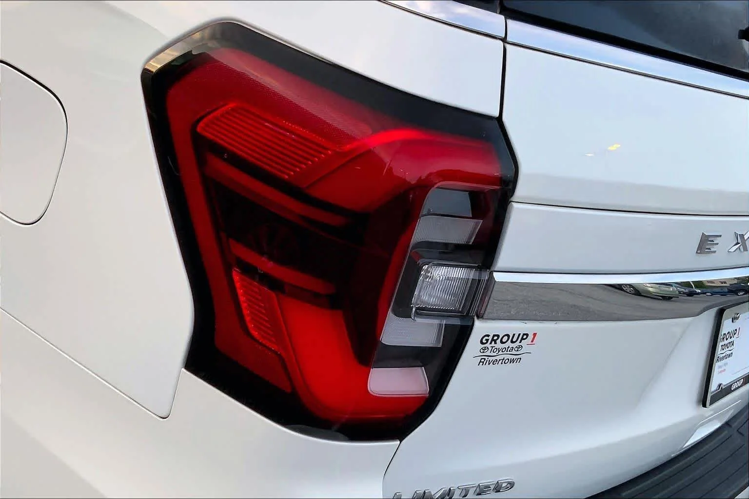 Used 2023 Star White Metallic Tri-Coat Ford Limited image 27