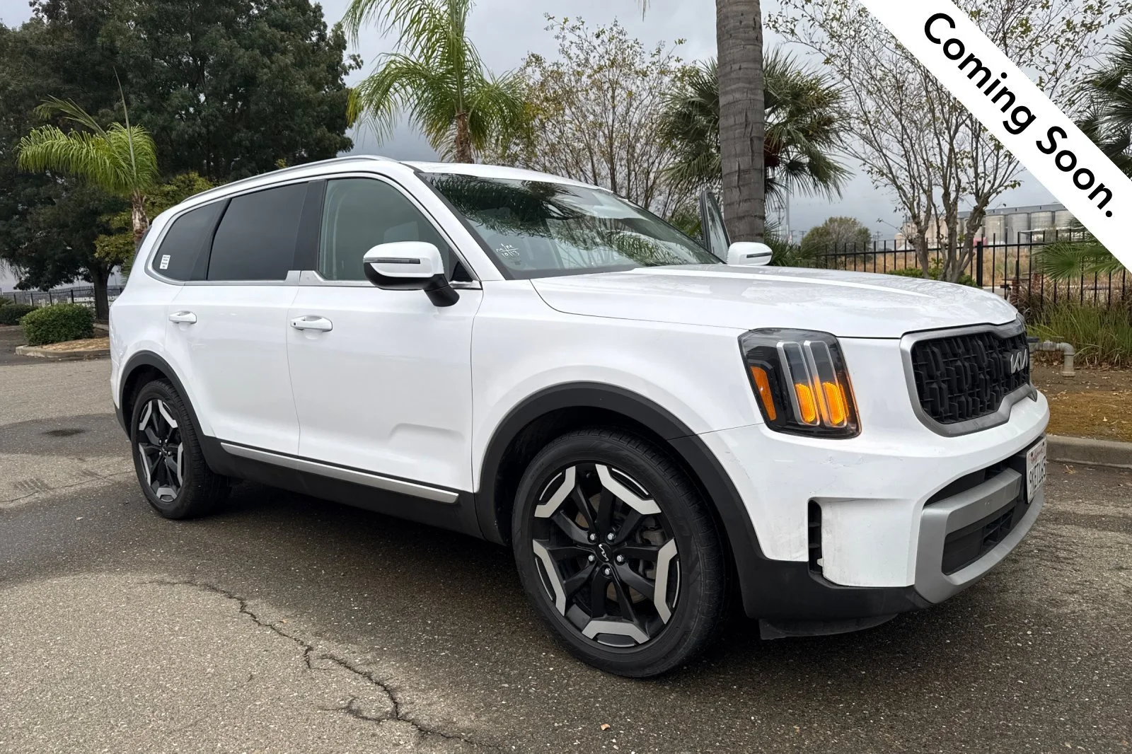 Used 2024 White Kia EX image 1