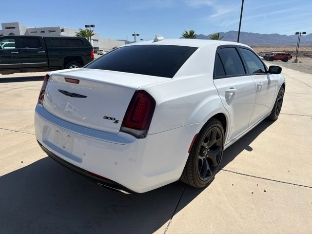 Used 2021 White Chrysler S image 3