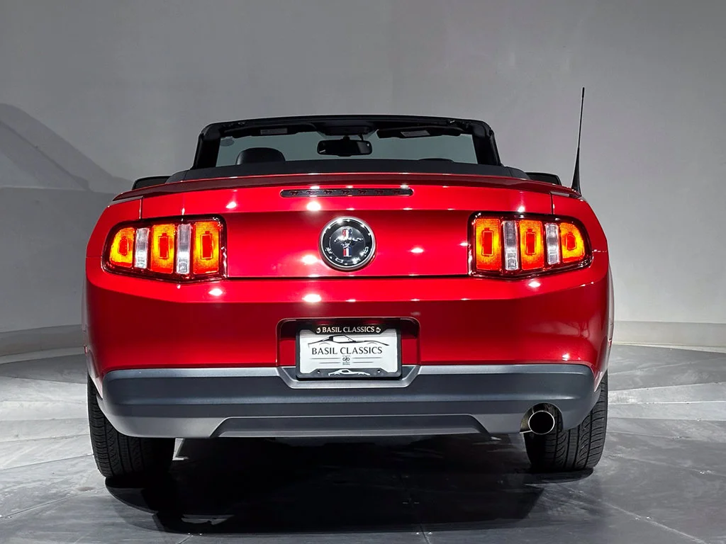 Used 2010 Red Ford V6 image 34