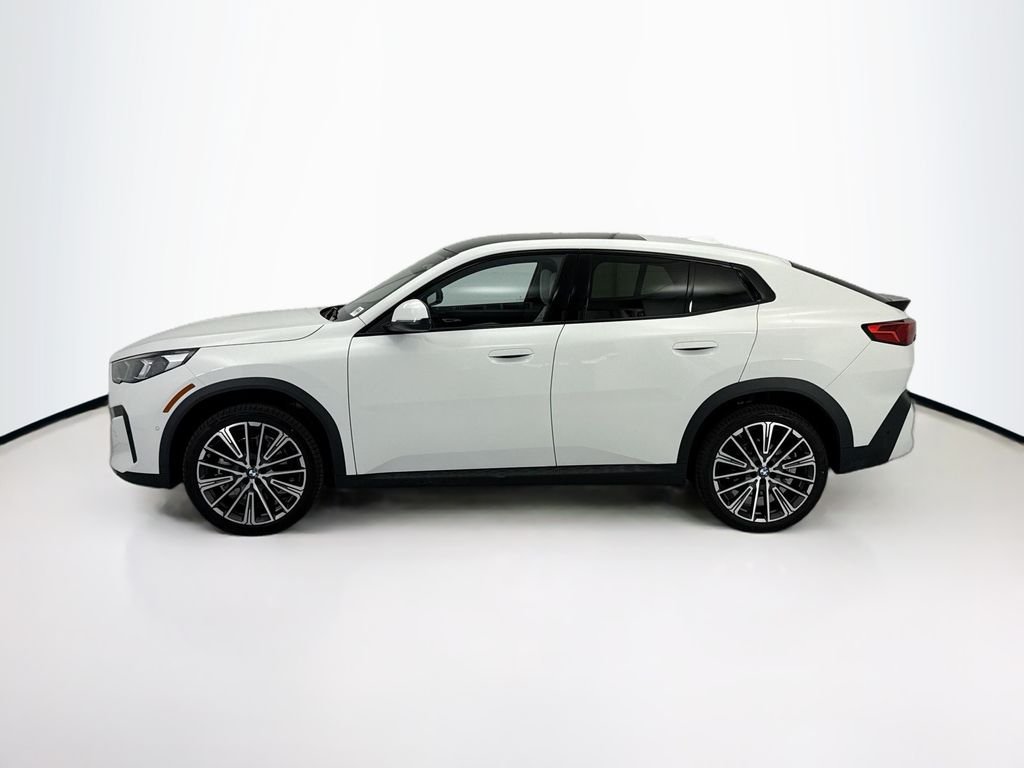 Used 2026 Alpine White BMW xDrive28i image 9