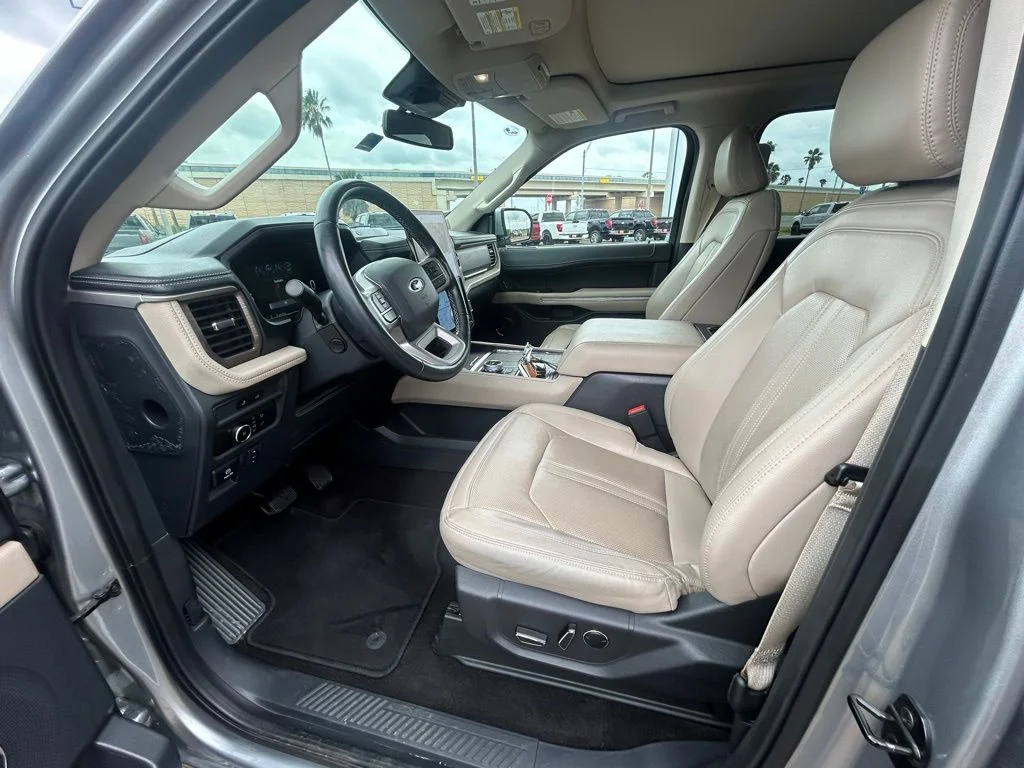 Used 2023 Silver Ford Limited image 11
