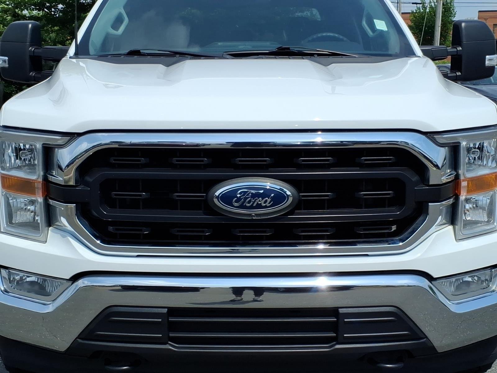 Used 2022 Oxford White Ford XLT image 13
