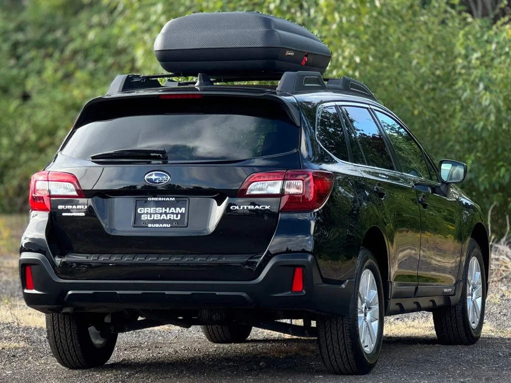Used 2018 Crystal Black Silica Subaru 2.5i Premium image 7