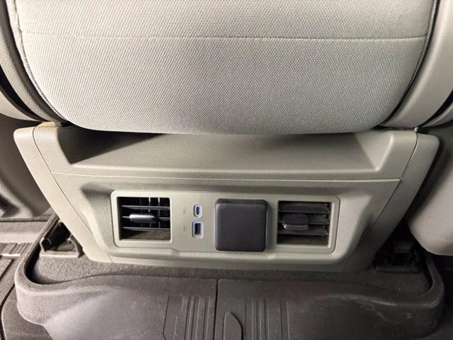 Used 2024  GMC SLE image 16