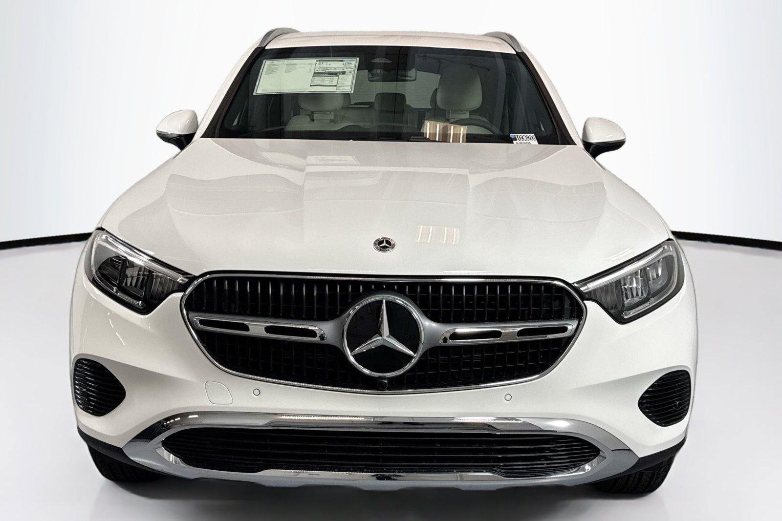 New 2026 Polar White Mercedes-Benz GLC 300 image 2