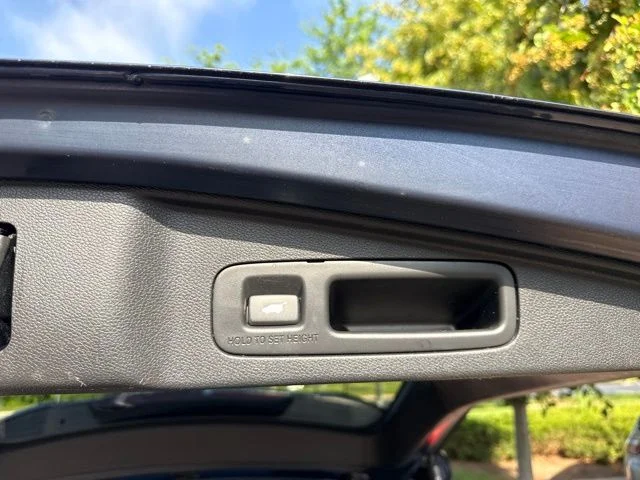 Used 2017 Blue Honda Touring image 11