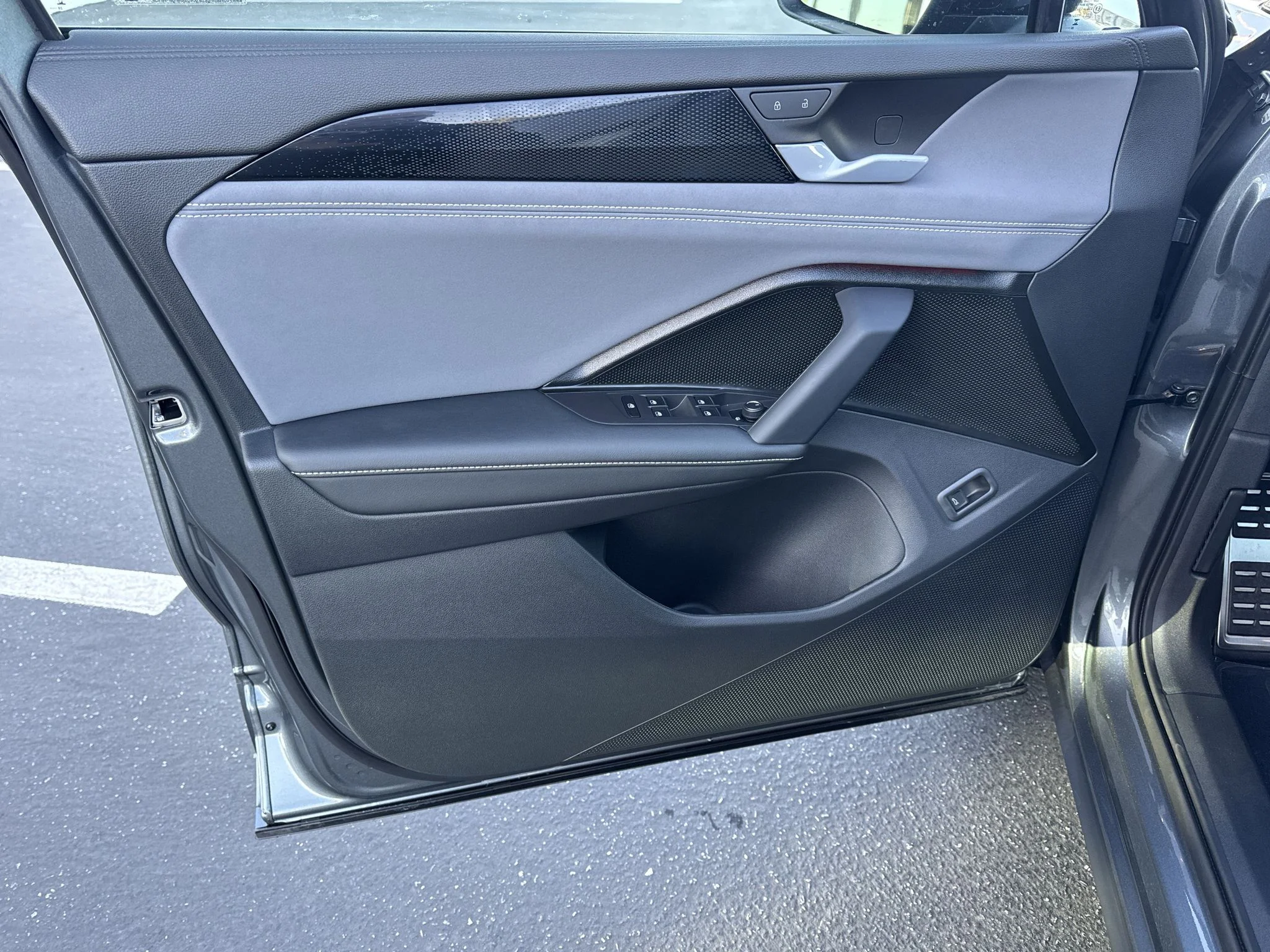 New 2026 Platinum Gray Metallic Volkswagen SE R-Line Black image 12