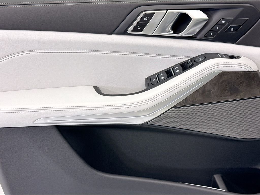 New 2026 Alpine White BMW sDrive40i image 22