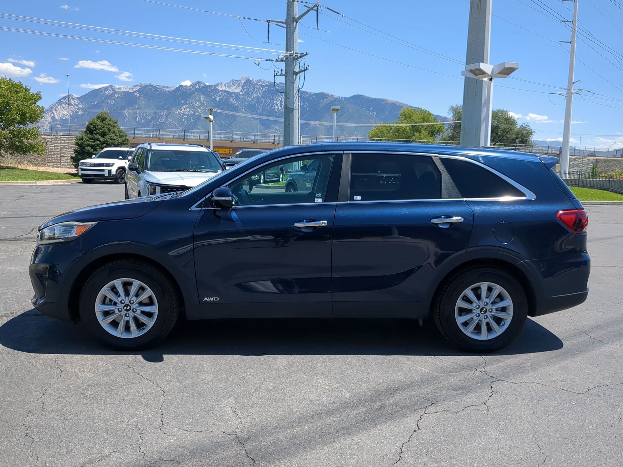 Used 2019 Blaze Blue Kia LX V6 image 3