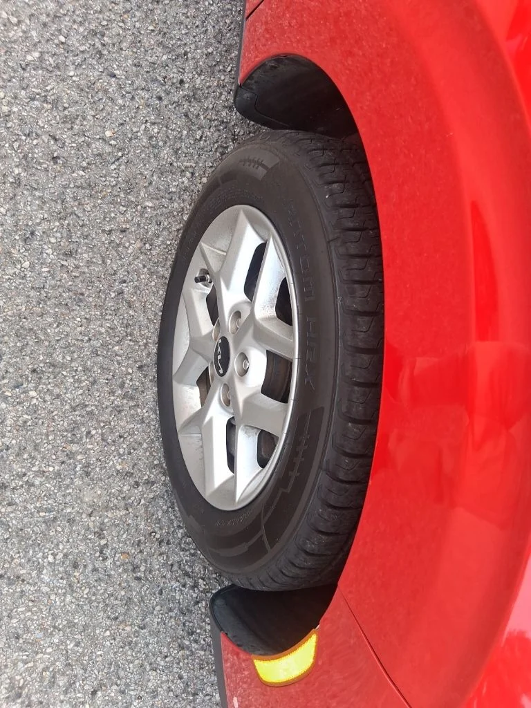 Used 2022 Red Kia LX image 4