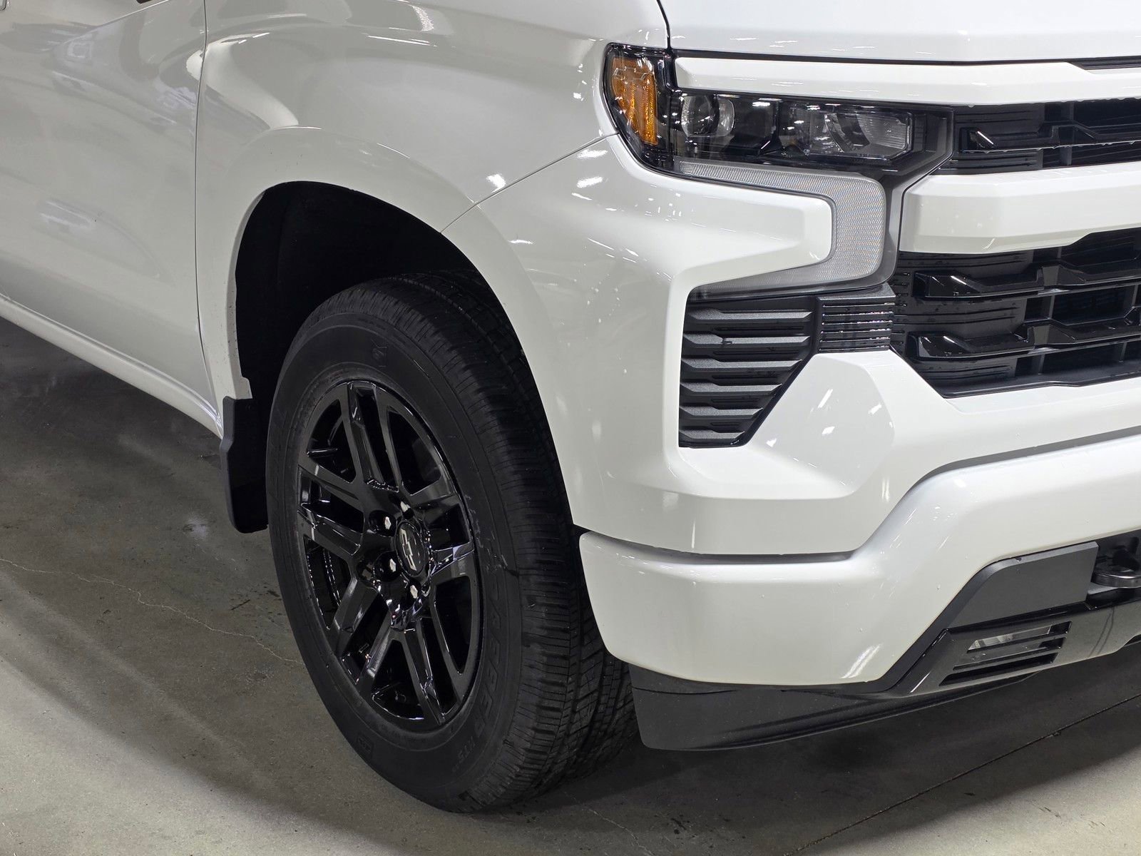2025 Chevrolet Silverado 1500 RST - Photo 10