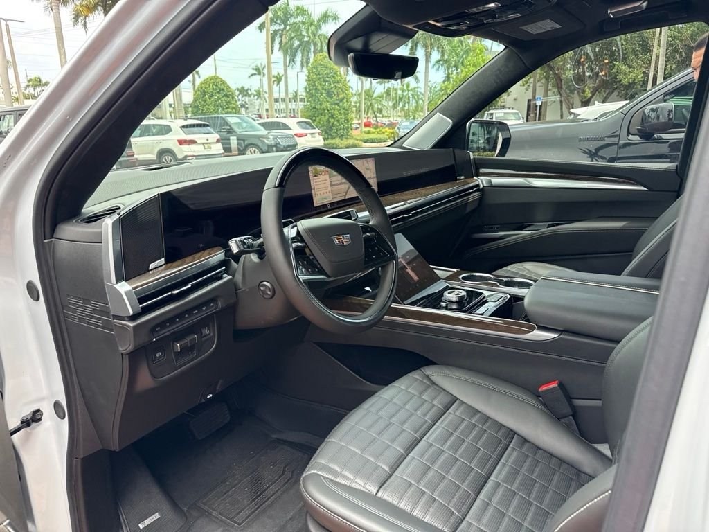 Used 2026 White Cadillac Platinum Sport image 5