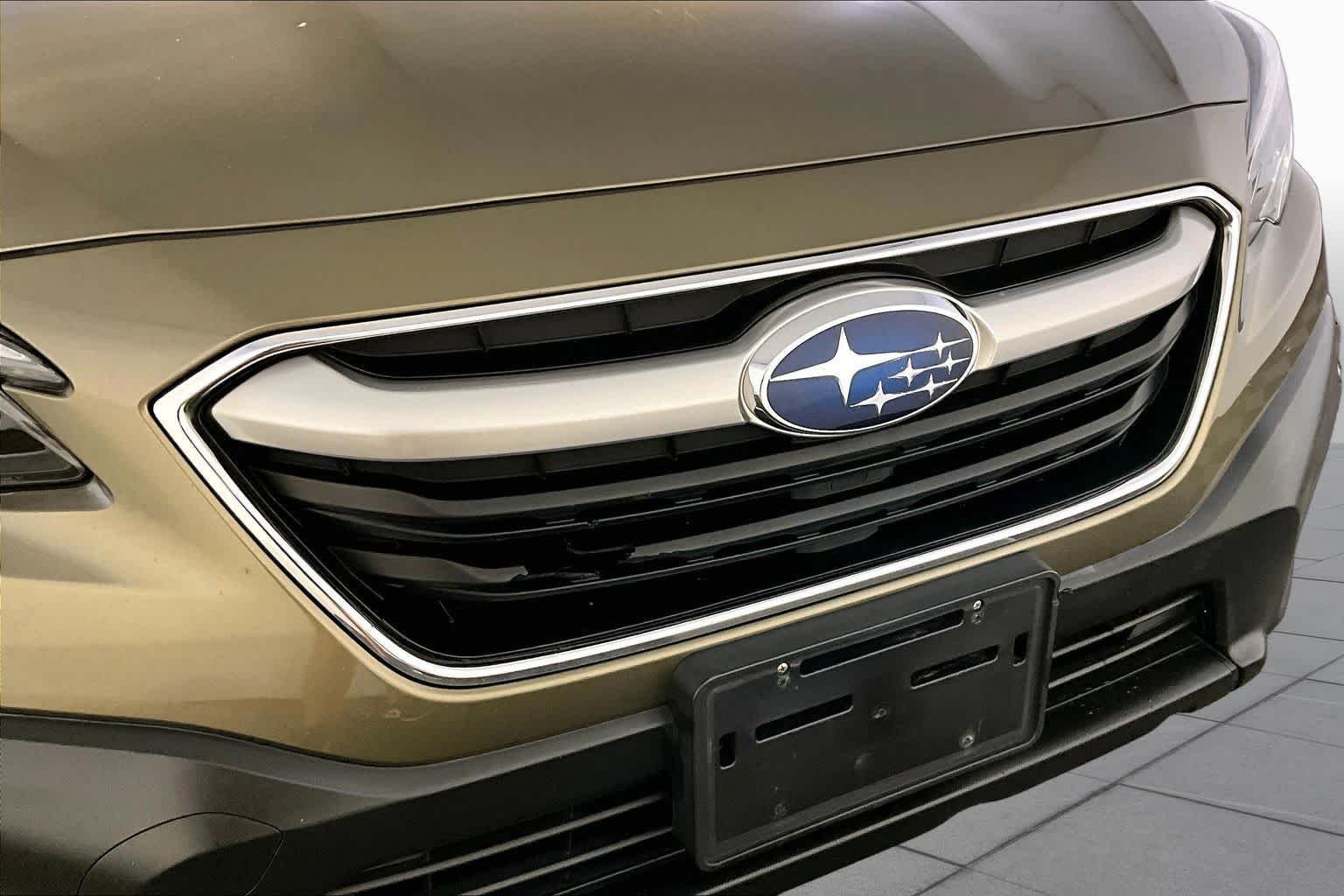 Used 2022 Autumn Green Metallic Subaru Premium image 32