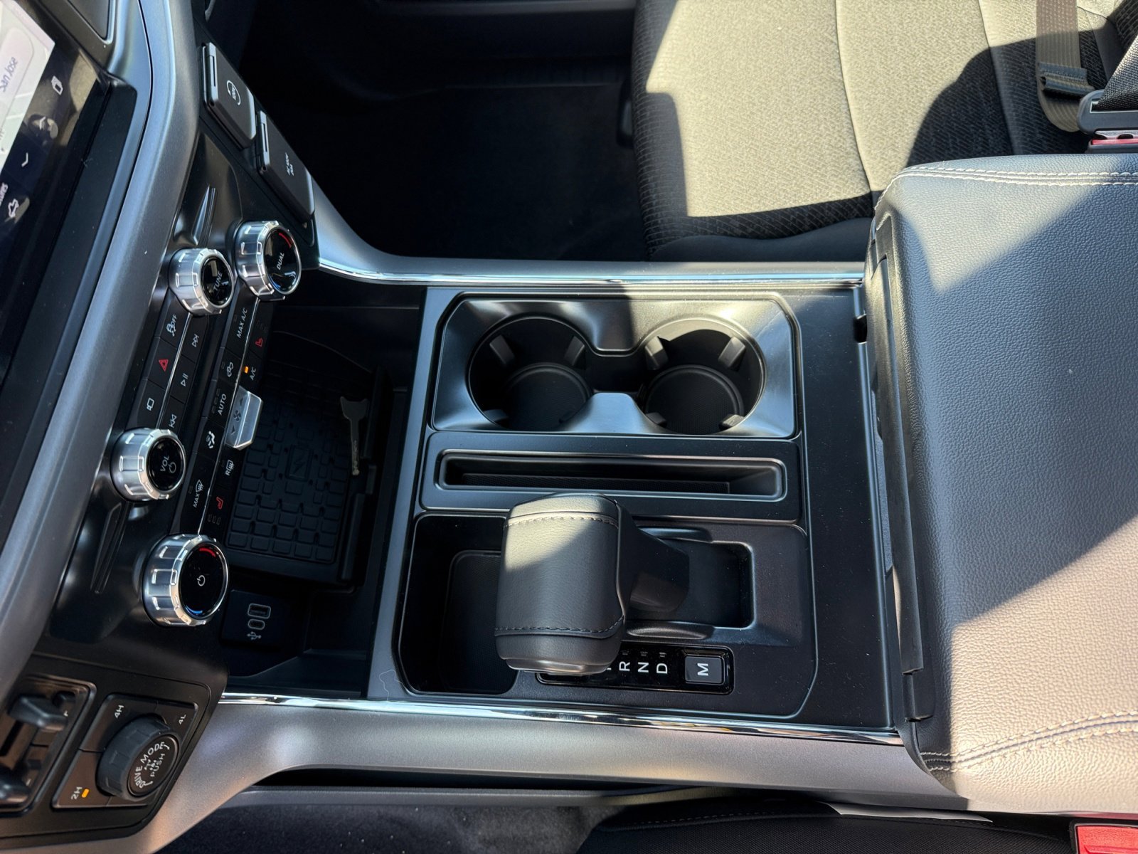 2025 Ford F-150 XLT - Photo 13