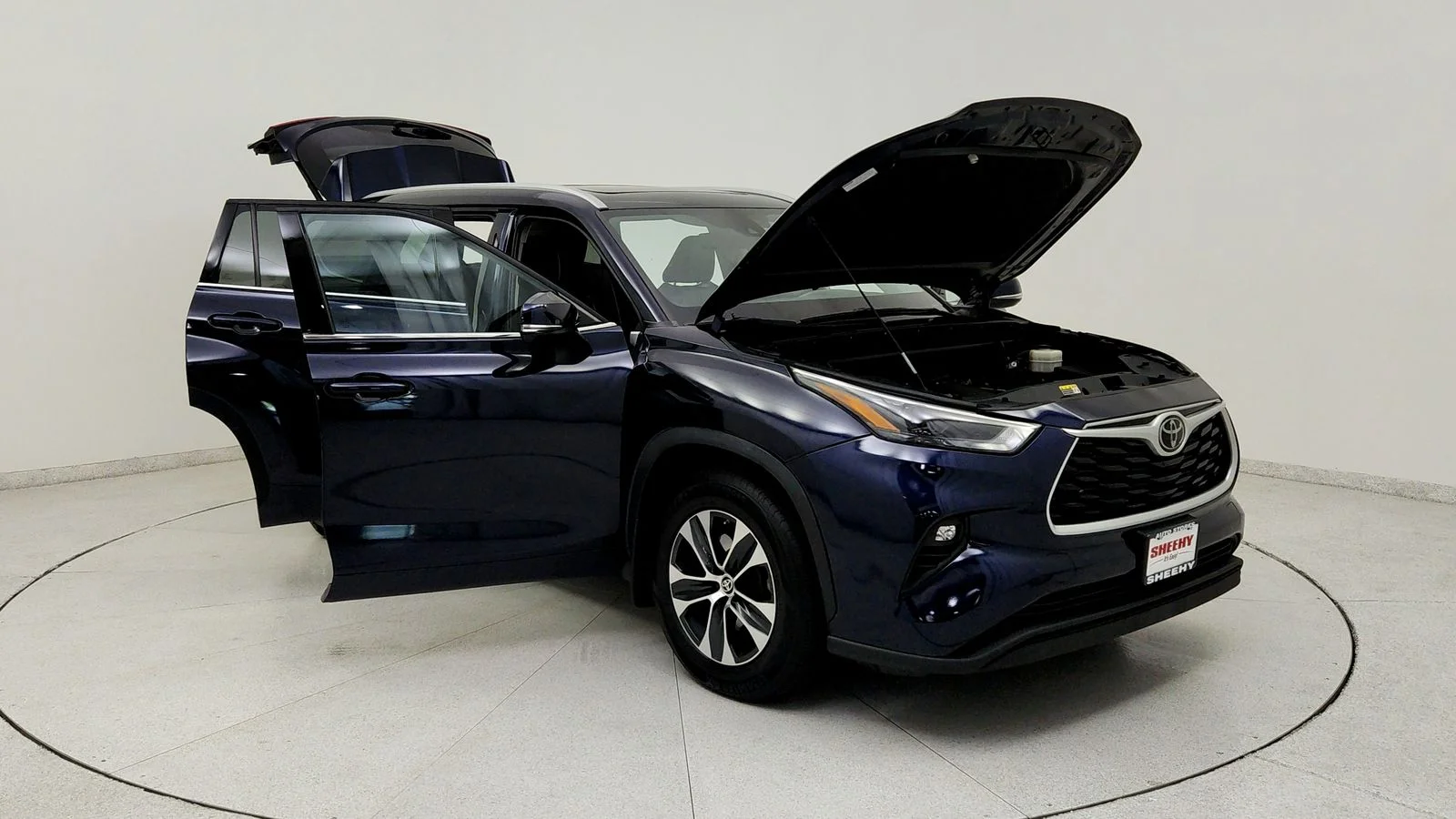 Used 2022  Toyota XLE image 11