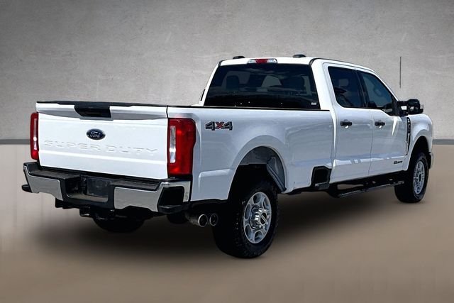 Used 2025 Oxford White Ford XLT image 29