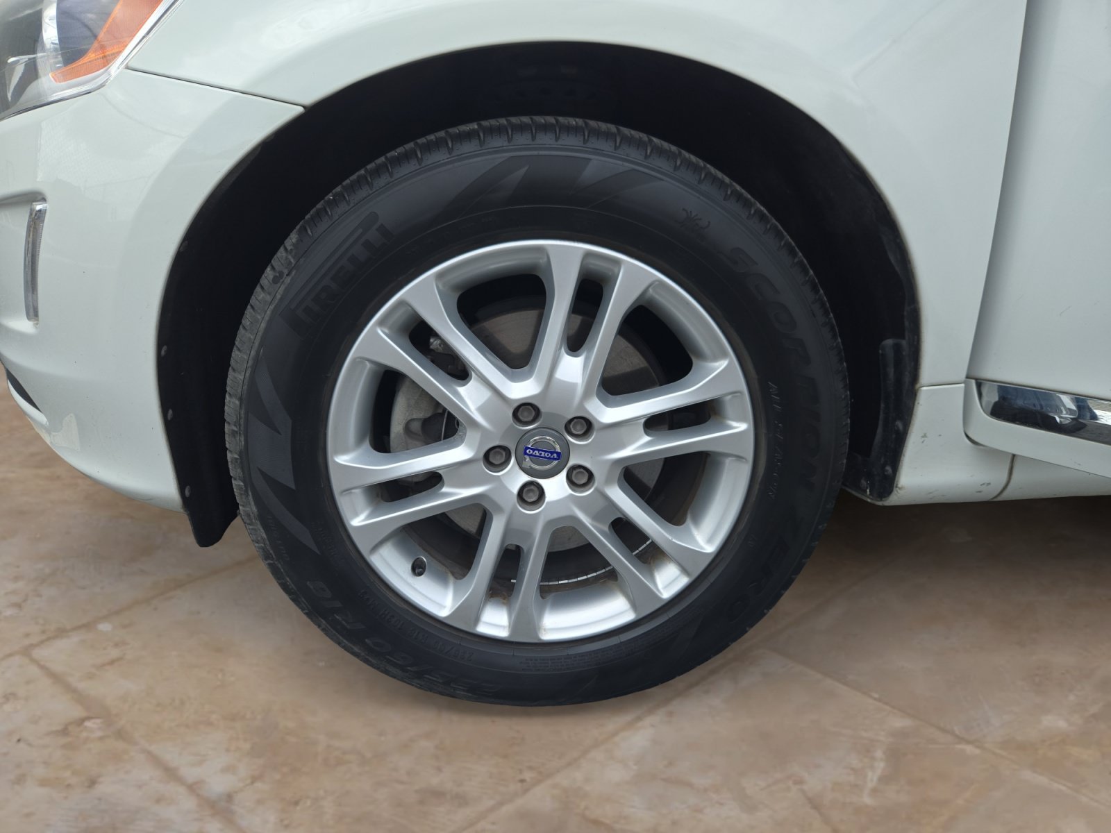 Used 2016 Ice White Volvo T5 Drive-E Premier image 29