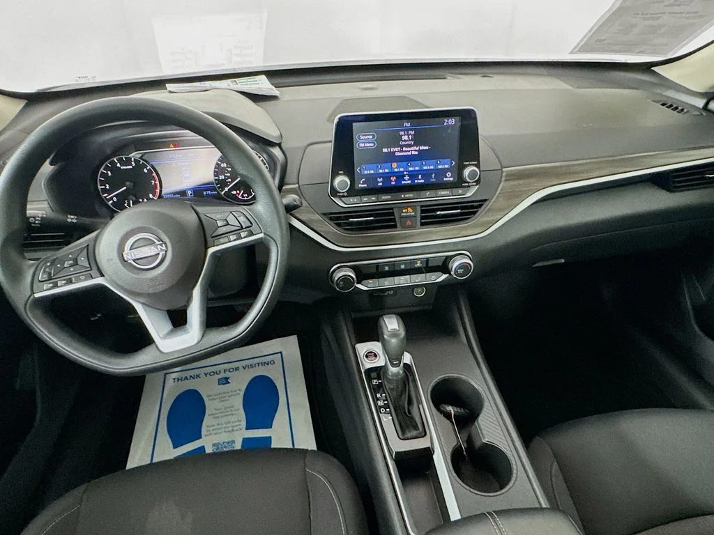 Used 2025 White Nissan 2.5 SV image 25