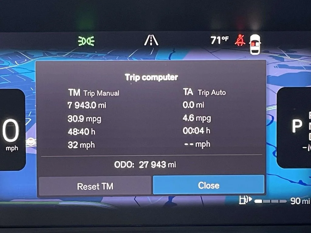 2025 Volvo XC40 Plus - Photo 15