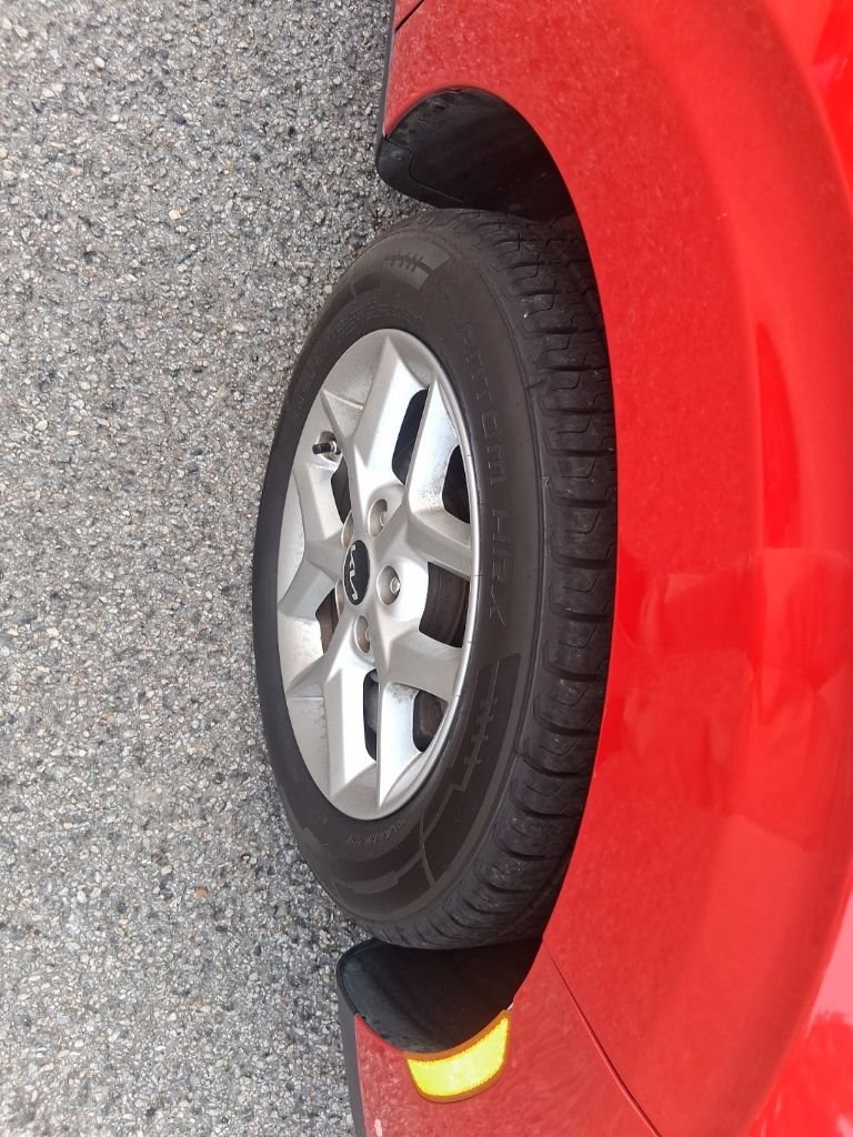 Used 2022 Red Kia LX image 4
