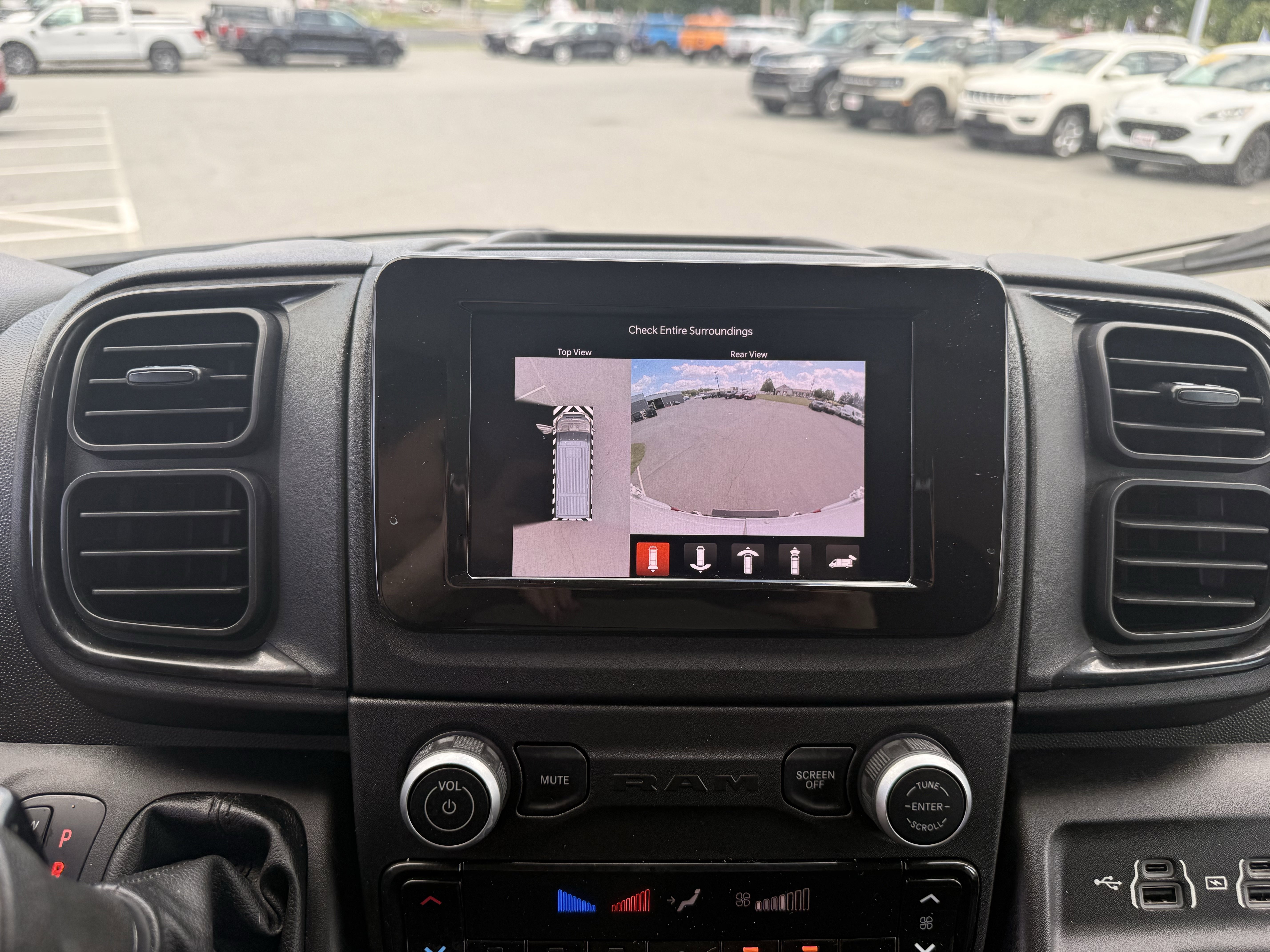Used 2022 White Ram High Roof image 25