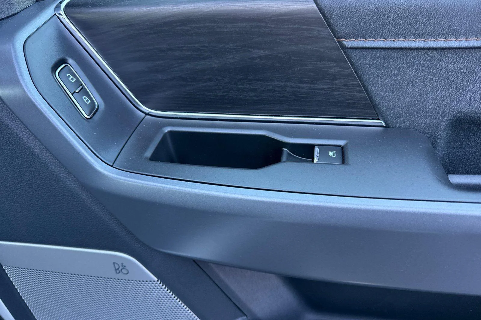 2025 Ford F-150 Lightning Lariat - Photo 19