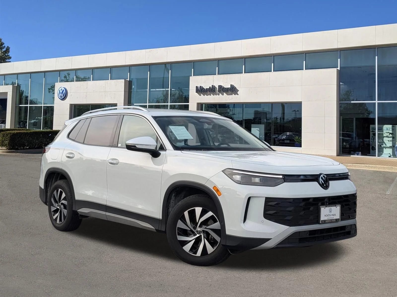 2025 Volkswagen Tiguan 2.0T S's photo
