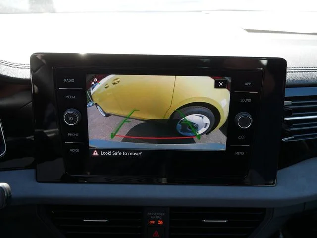 2025 Volkswagen Jetta SE - Photo 12
