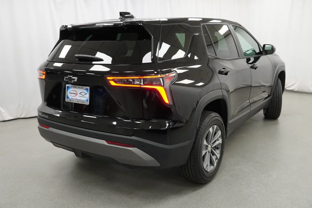 New 2027 Mosaic Black Metallic Chevrolet LT image 10