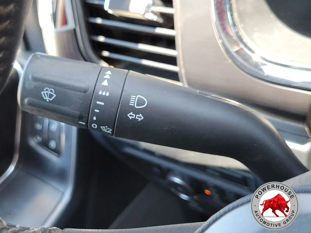 Used 2022  Ford Lariat image 31
