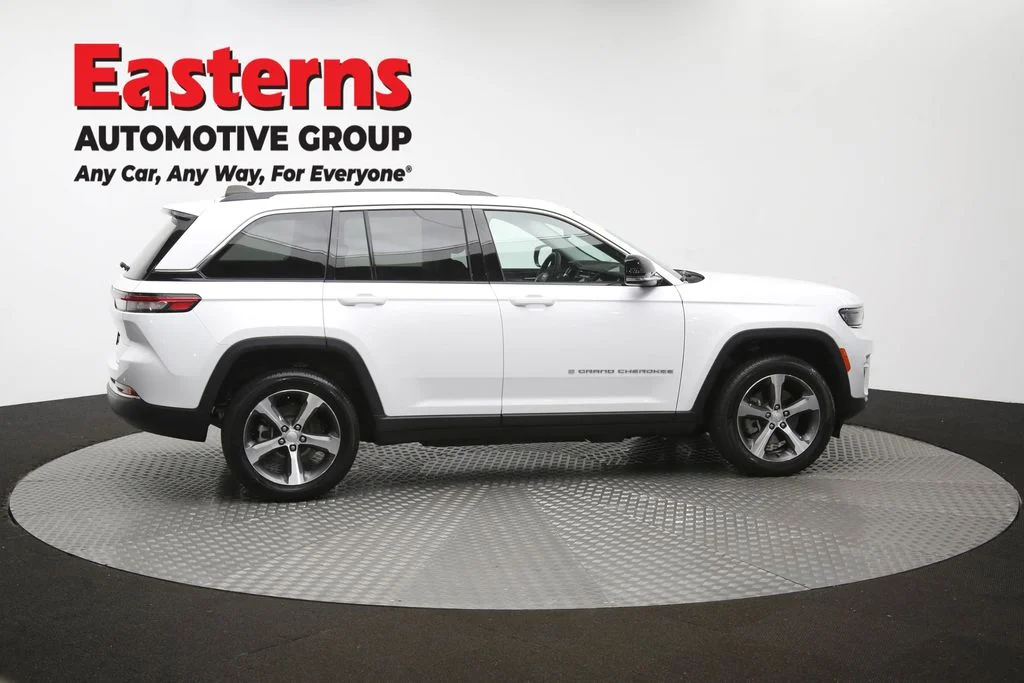 Used 2023 White Jeep 4xe image 46