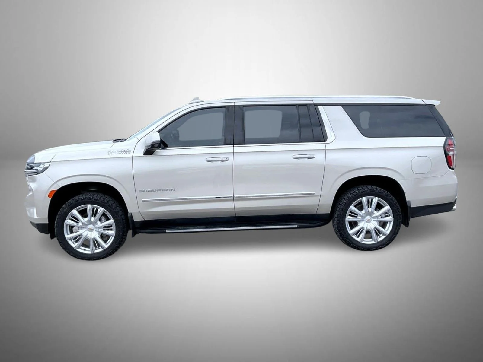 Used 2021 Beige Chevrolet High Country image 8