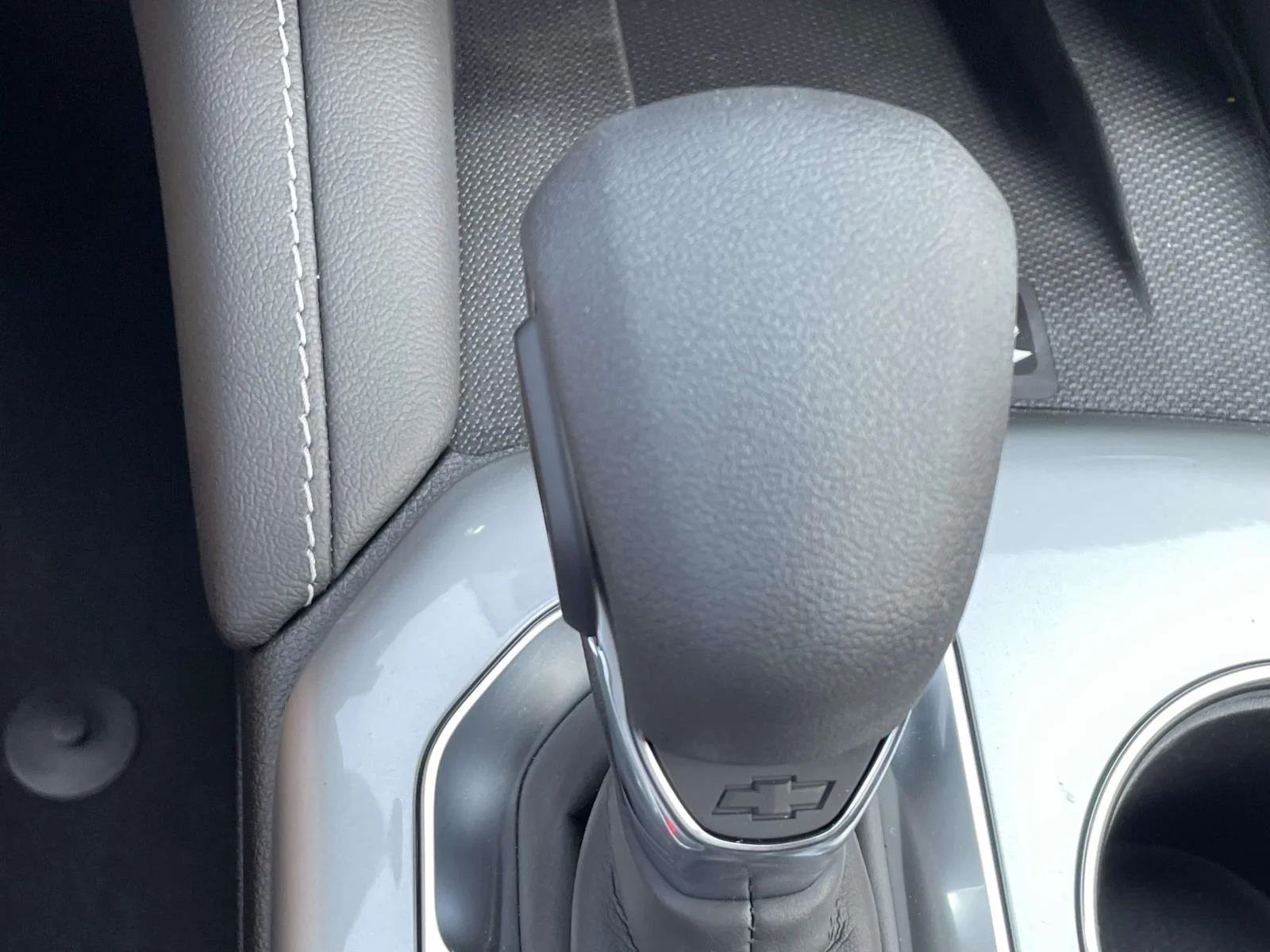 New 2026 Summit White Chevrolet 2LT image 26