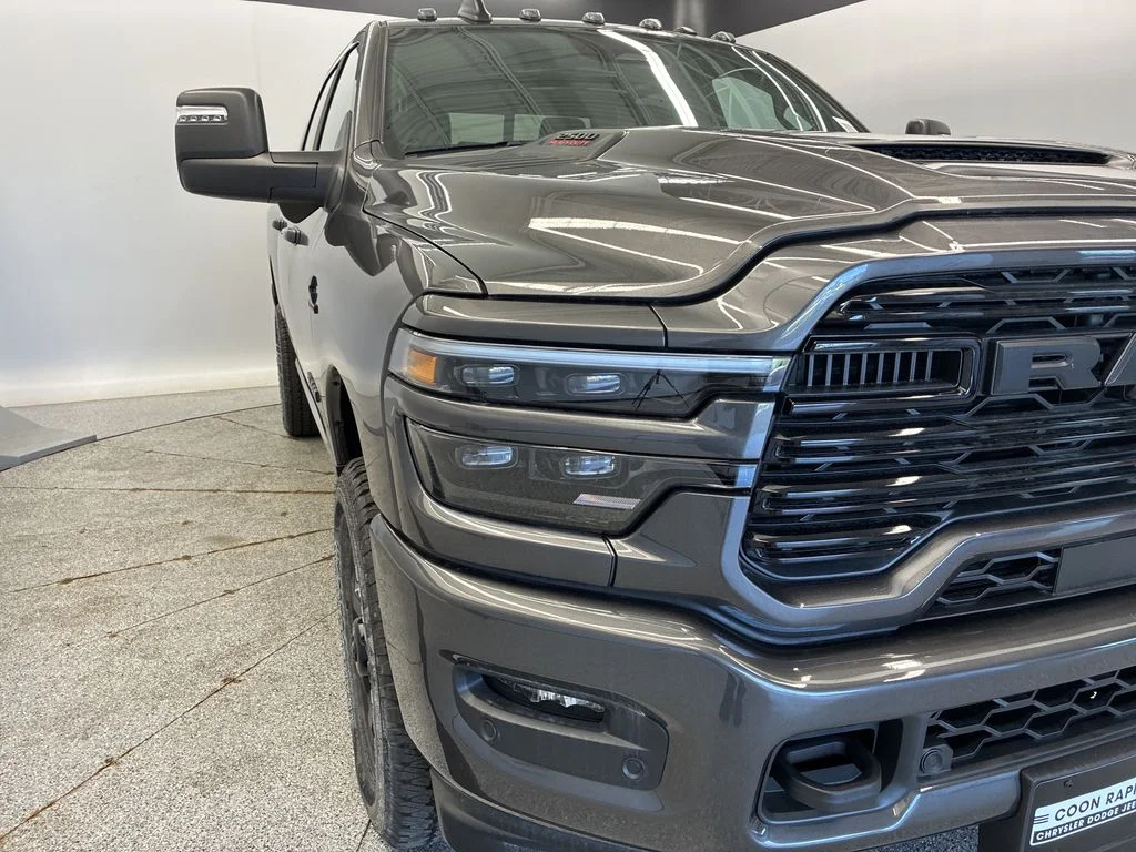 New 2026 Granite Crystal Metallic Clear-Coat Exterior Paint Ram Laramie image 4