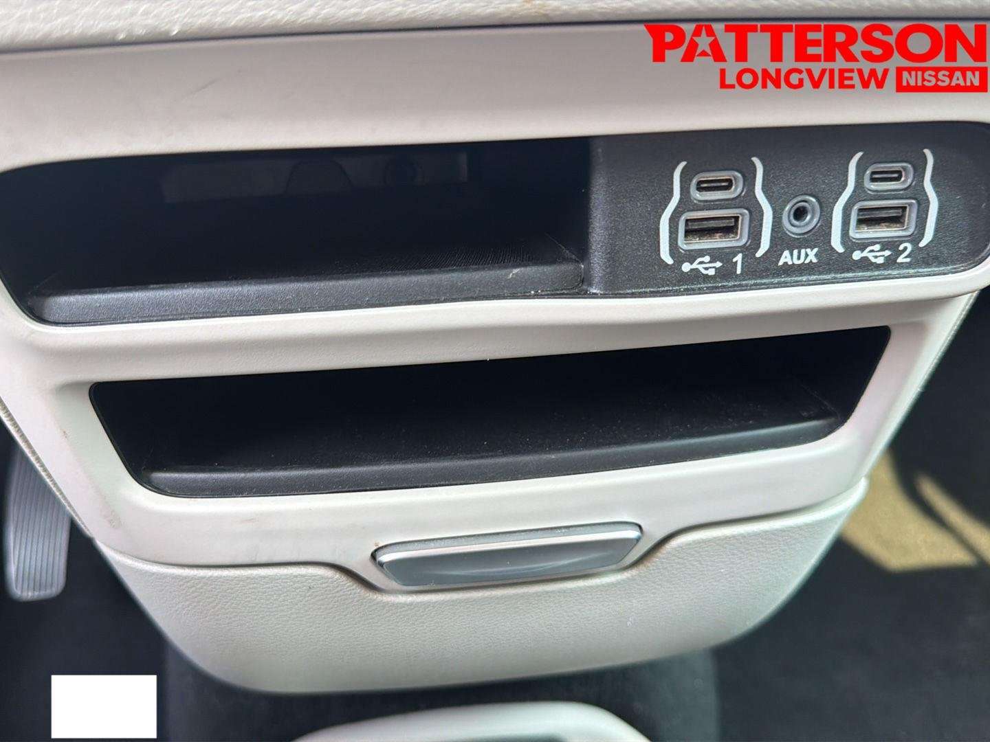 Used 2024 Diamond Black Crystal Pearlcoat Chrysler Touring L image 11