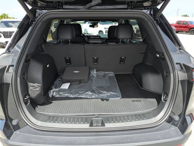 New 2026 Mosaic Black Metallic Chevrolet LT image 15