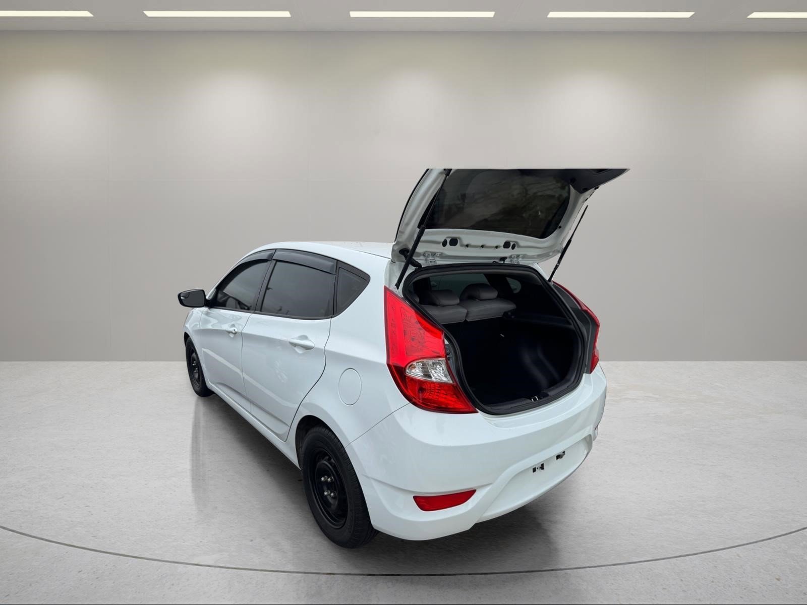 Used 2016 Century White Hyundai SE image 10
