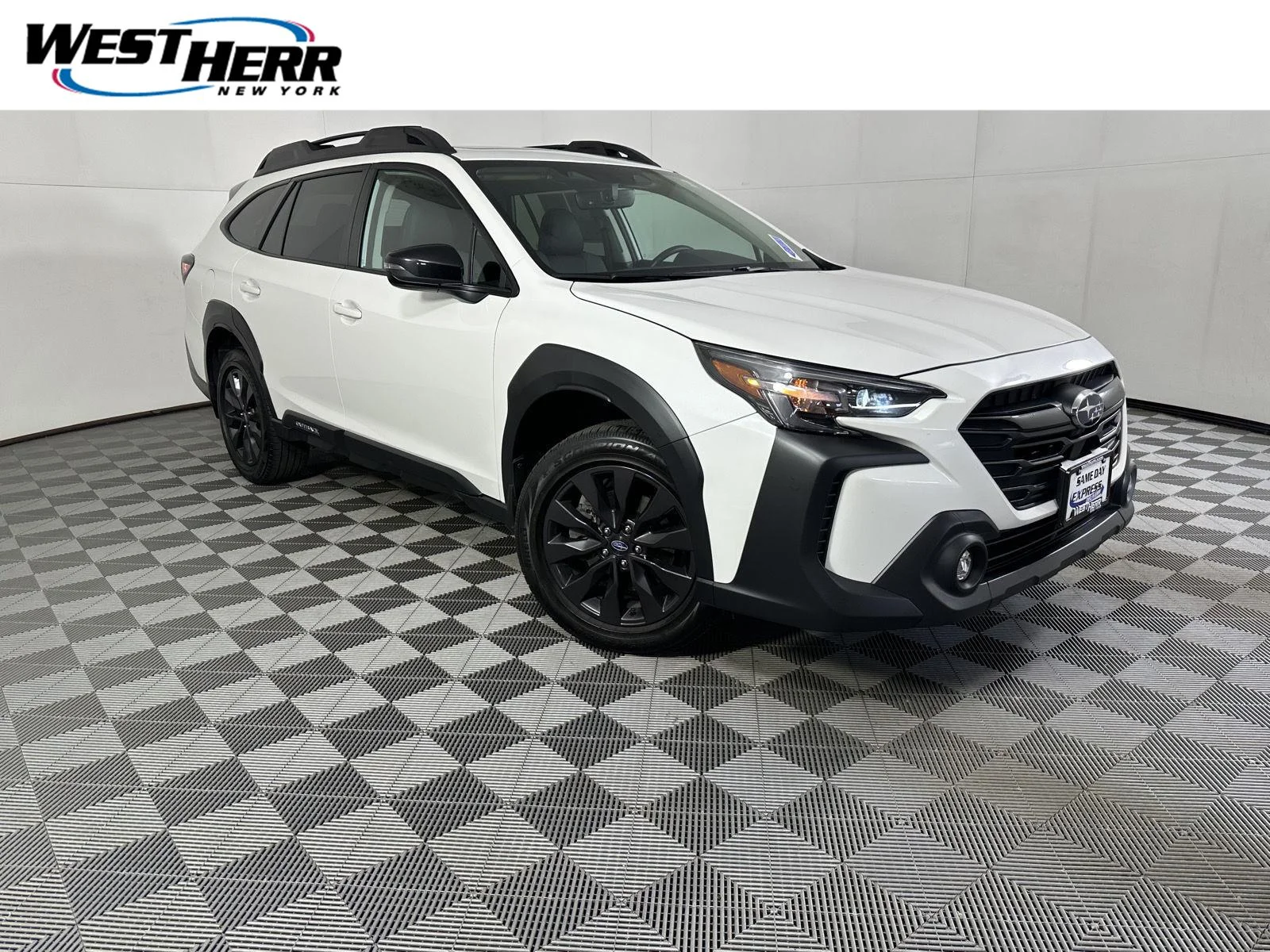 Used 2025 Crystal White Pearl Subaru Onyx Edition image 1