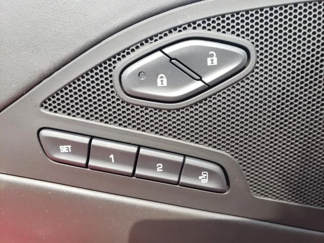 Used 2014 Red Chevrolet Z51 image 20