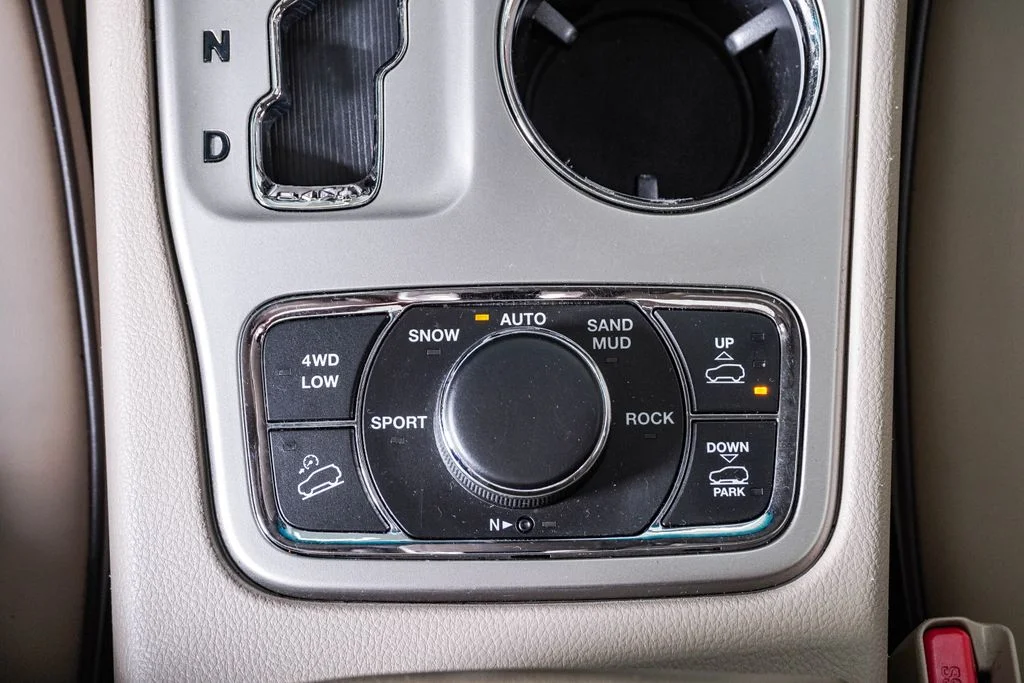 Used 2011 Bright Silver Metallic Jeep Overland image 26