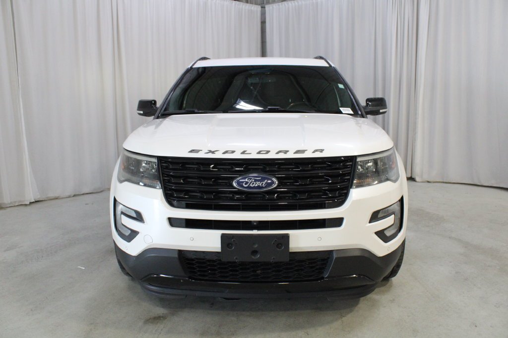 Used 2017 White Ford Sport image 38