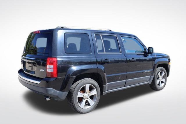Used 2016 Black Jeep Latitude image 9